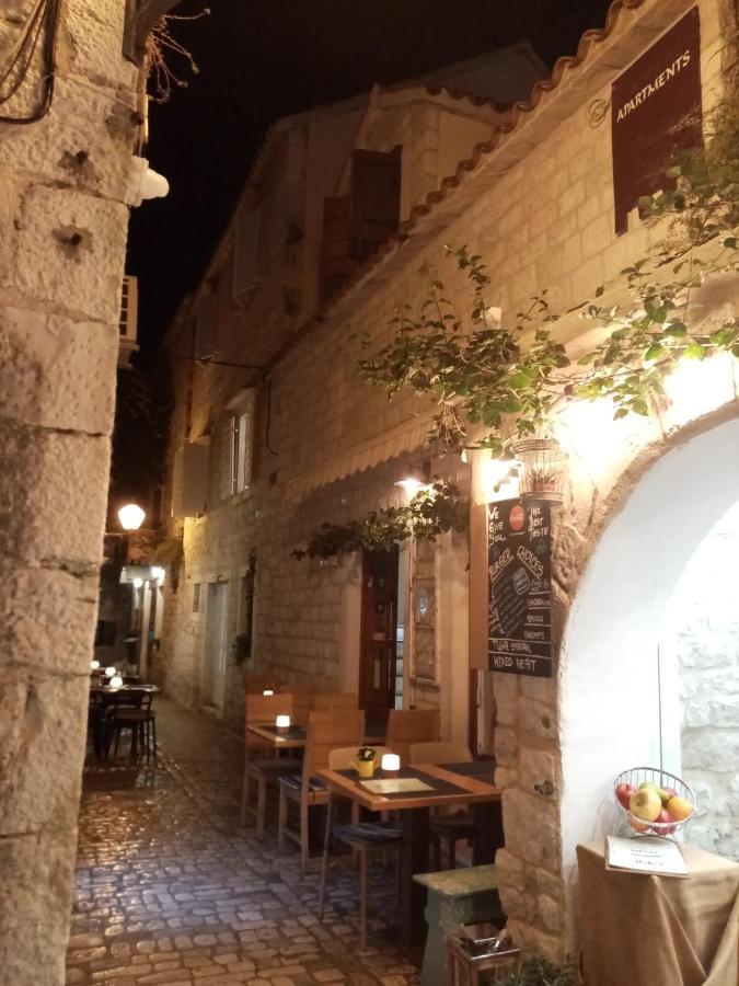 Apartments & Rooms Trogir Stars Free Parking Exterior photo